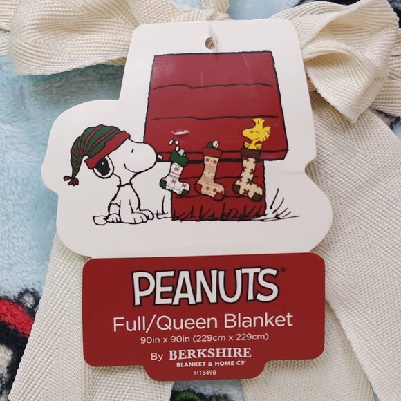 Peanuts Queen 90"x90" Plush Blanket Charlie Brown Snoopy Ice Skating Berkshire - Picture 4 of 9